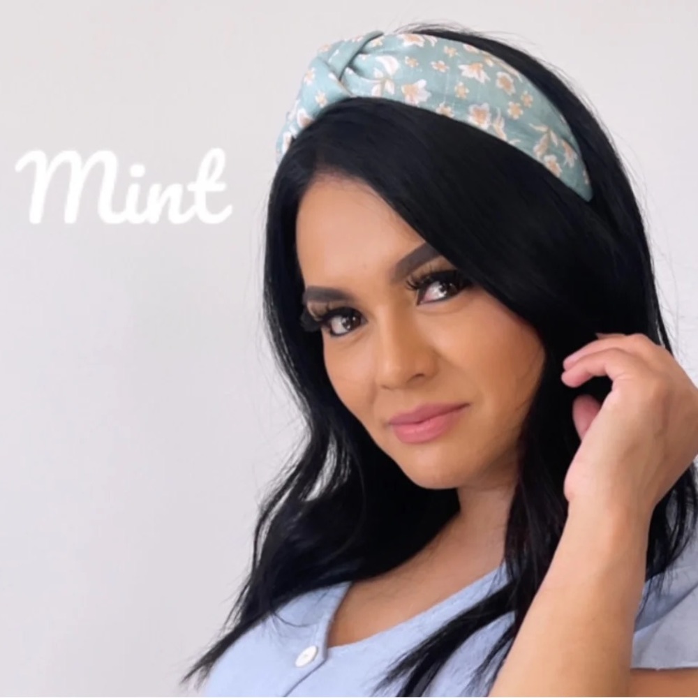 NWT Floral Print Knotted Headband